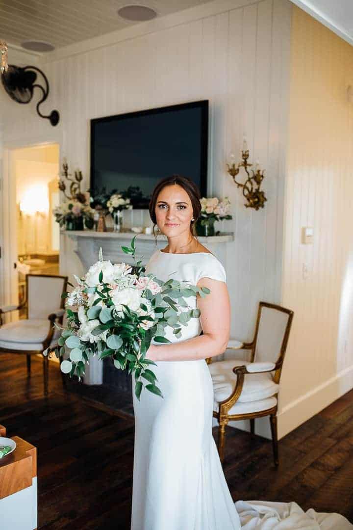 Beautiful-Indoor-Bride-Details