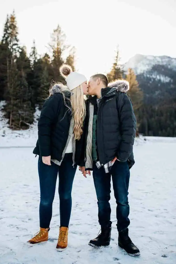 Clear-And-Bright-Snow-Engagement-Photos-.Utah