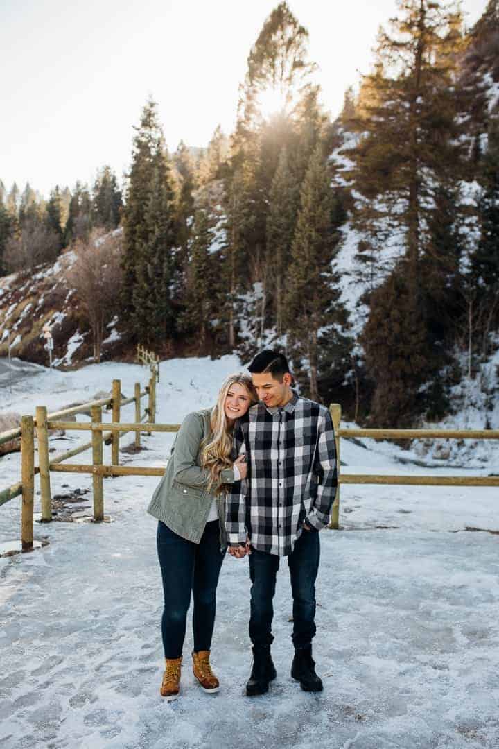 Romantic-Snowy-Engagement-Photo