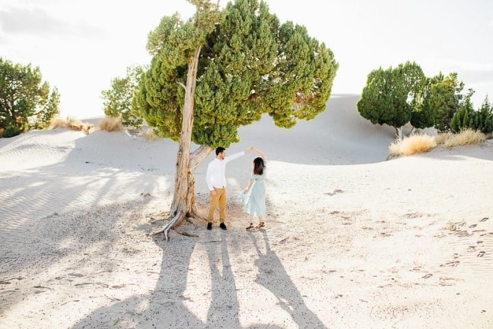 Bright-Airy-Engagement-Pose-Utah