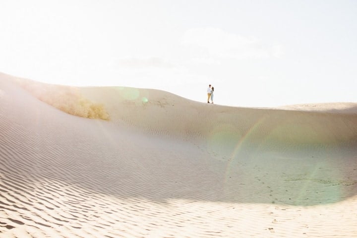 Bright-And-Sandy-Engagement-Photo-Idea