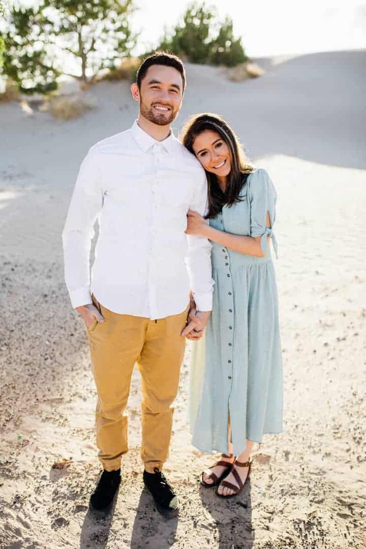 Beautiful-Engagement-Pose-Desert-Utah