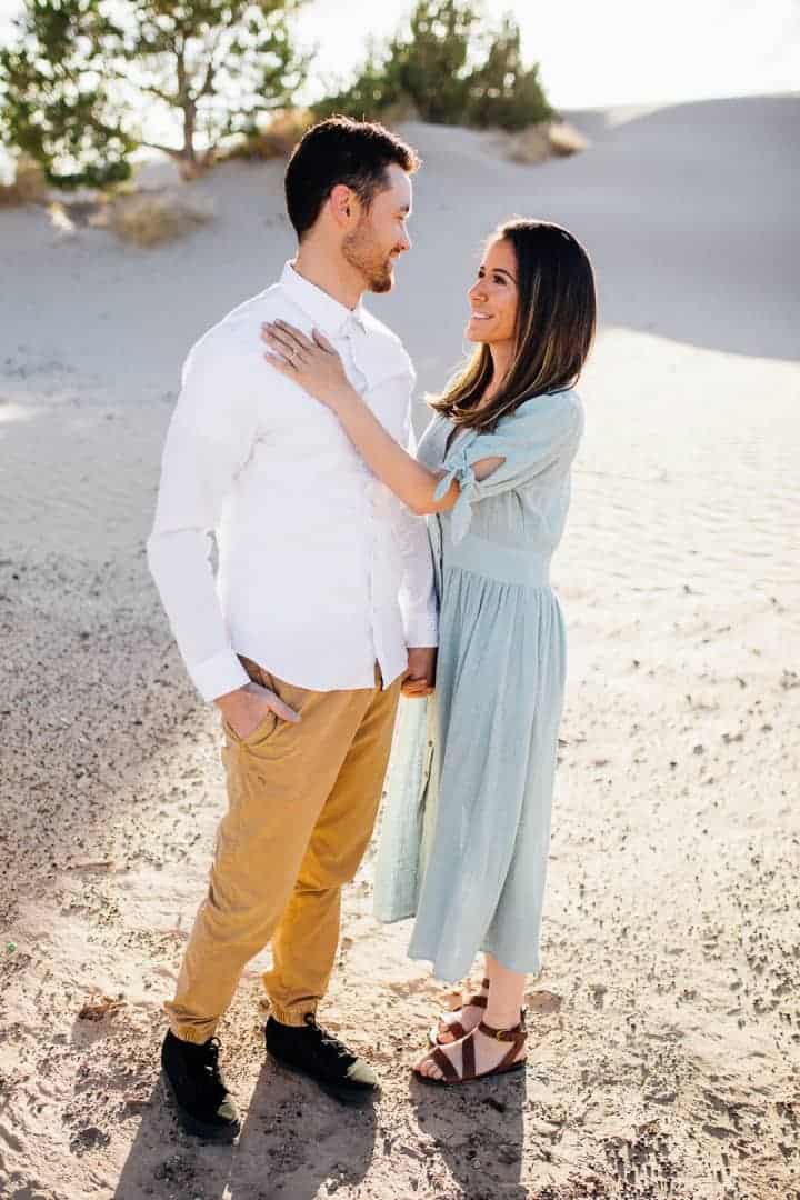 Bright-And-Fun-Engagement-Pose-Utah