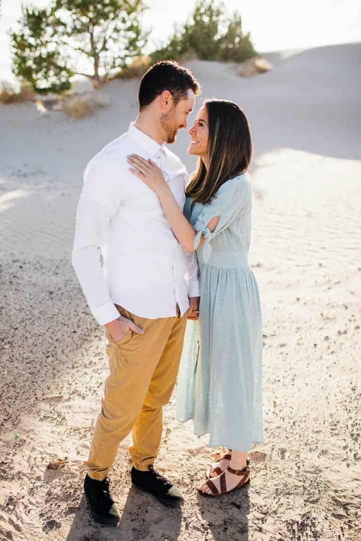 Bright-And-Romantic-Engagement-Look-Sahara-Desert-Utah
