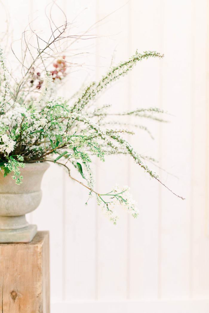 simplistic-wedding-floral-bright-bouquet