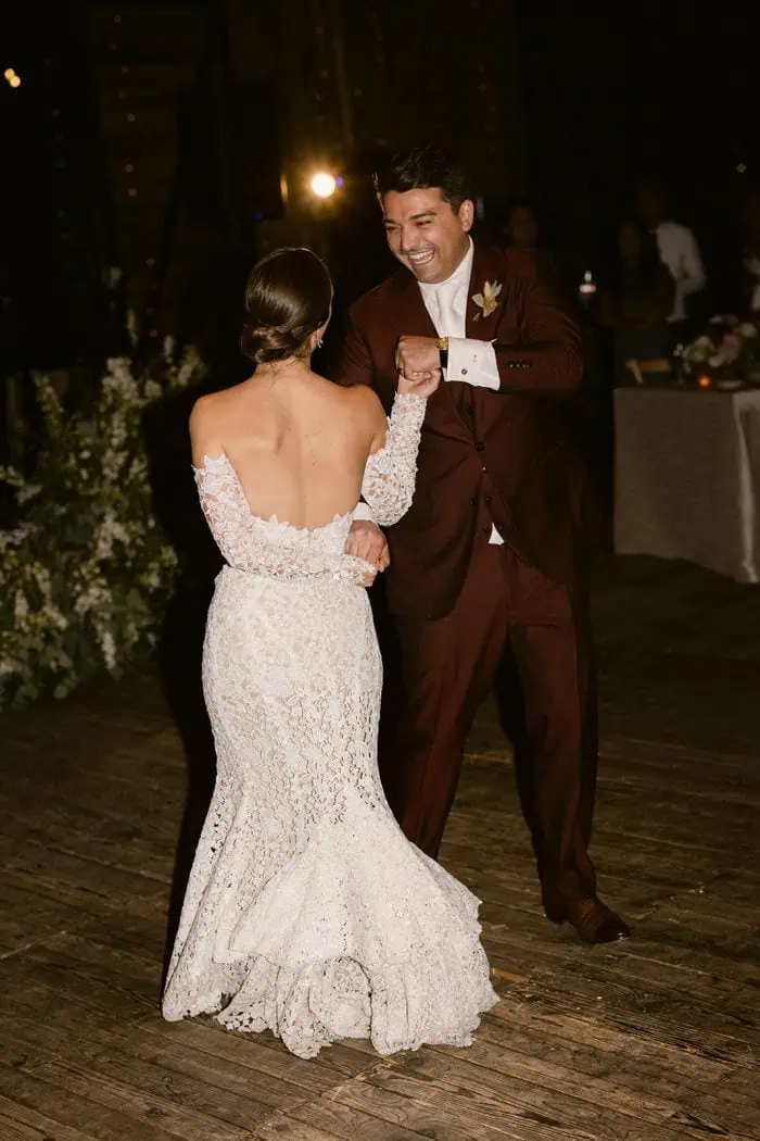 Classic and timeless wedding photo with white roses
