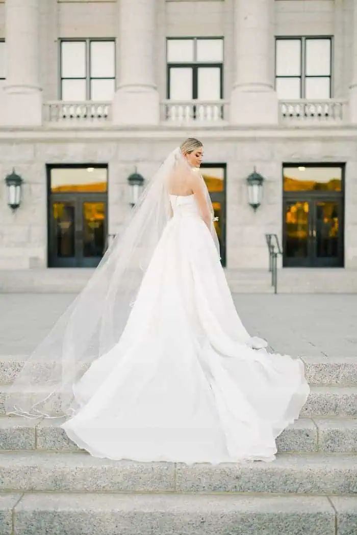 bride at utah state capitol building