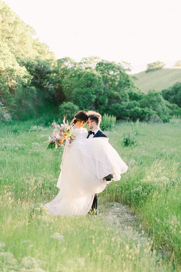 cool-rich-minty-greens-foliage-wedding-couple cool-rich-minty-greens-foliage-wedding-couple