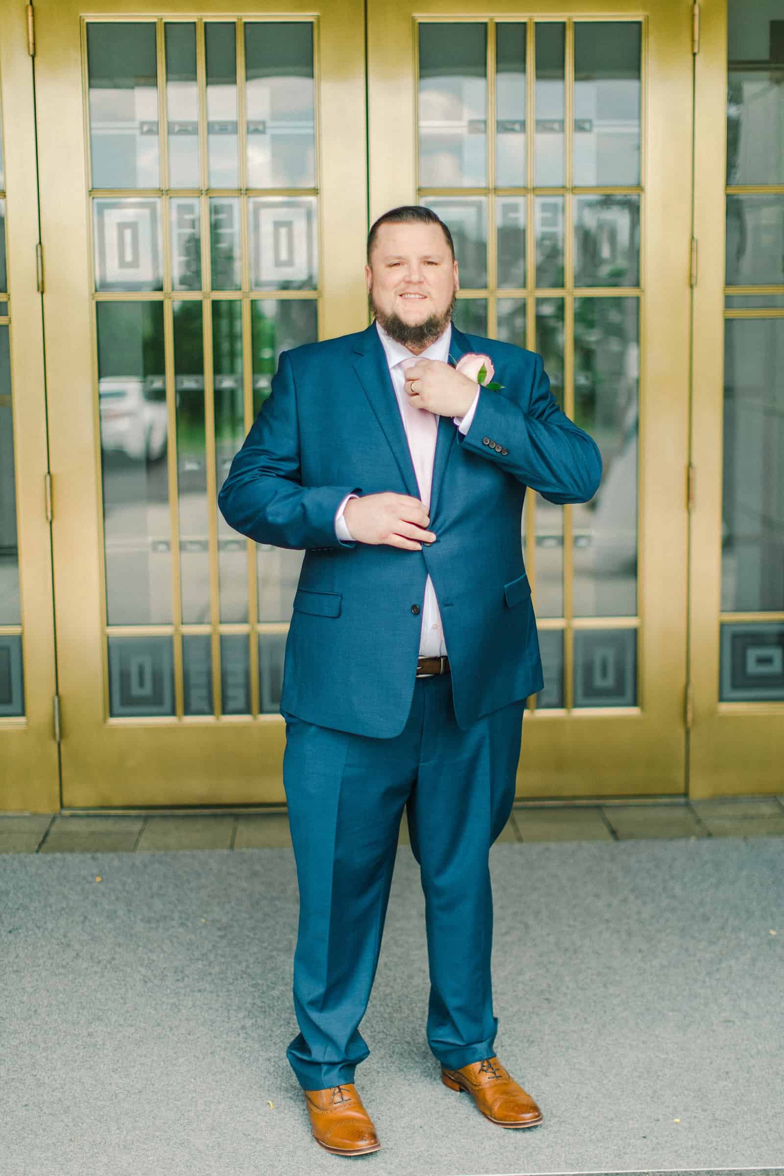 Draper LDS Temple Wedding, Utah wedding photography, summer backyard wedding, groom in navy blue suit and pink tie